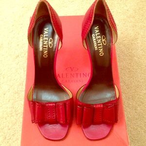 🎉HP🎉 Authentic Valentino Garavani d'orsay heels